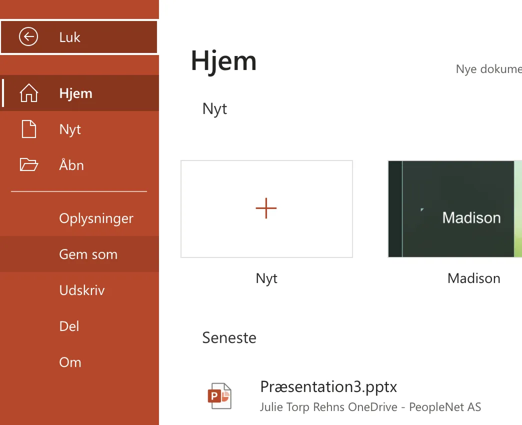 Klik på filer, og dernæst på gem ude i venstre side. 